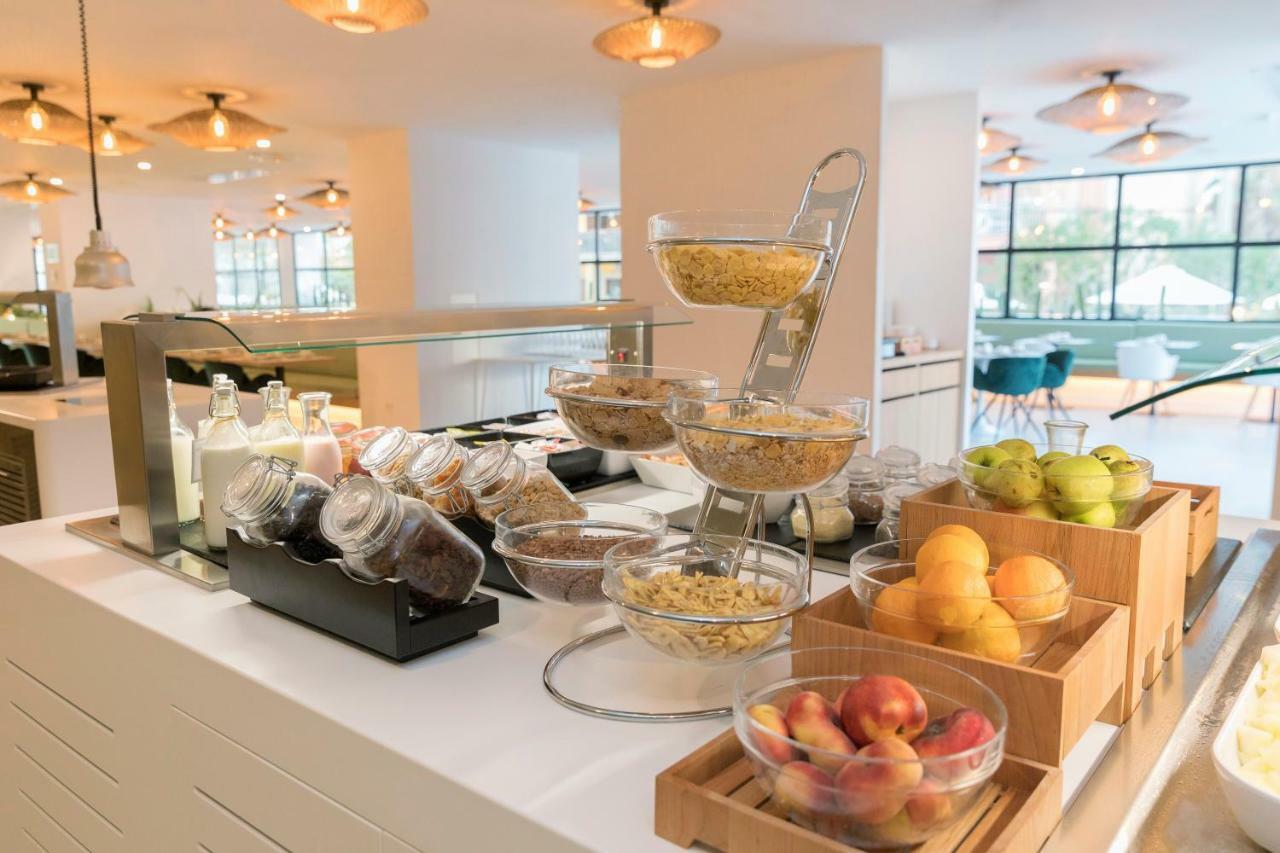 Hm Ayron Park - Adults Only Hotel Playa de Palma  Luaran gambar A breakfast buffet at a hotel