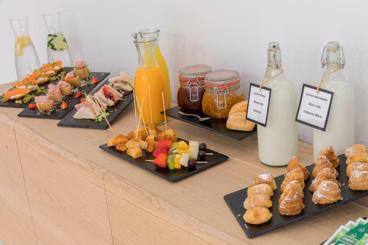 Hm Ayron Park - Adults Only Hotel Playa de Palma  Luaran gambar A continental breakfast