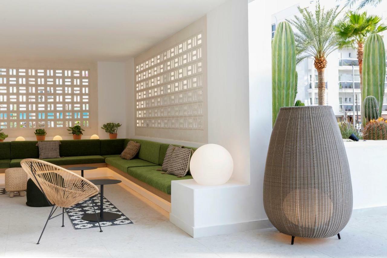 Hm Ayron Park - Adults Only Hotel Playa de Palma  Luaran gambar Vondom Vase
